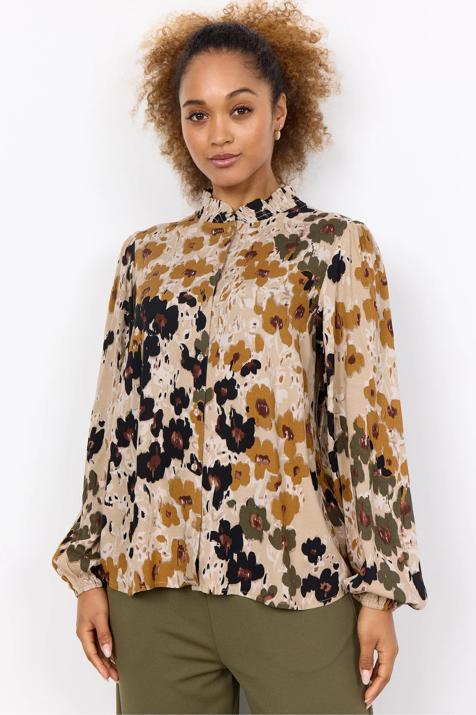 FLORAL SHIRRED COLLAR BLOUSE